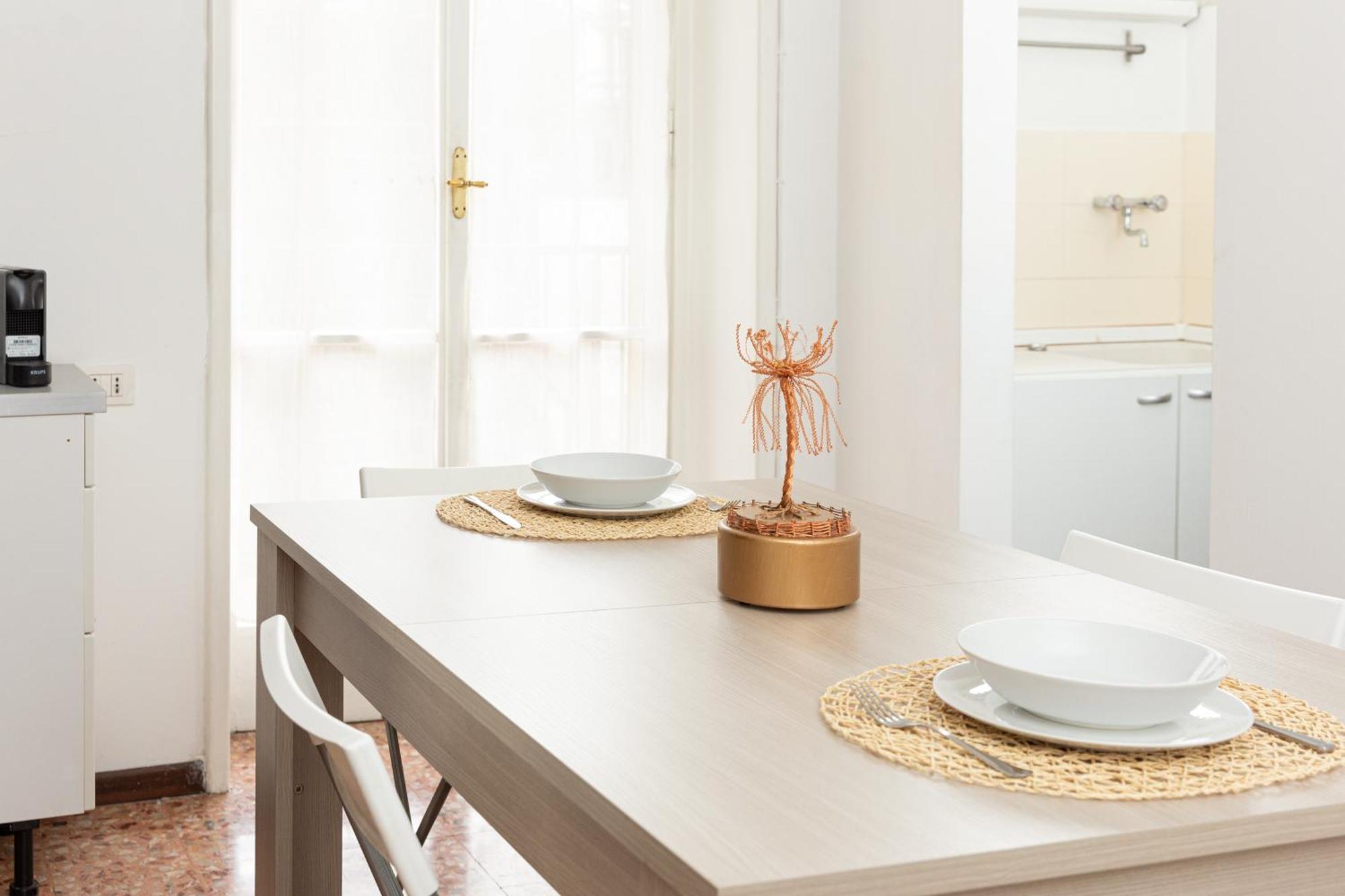 Picasso - Spacious Exclusive Apartment Milan Luaran gambar